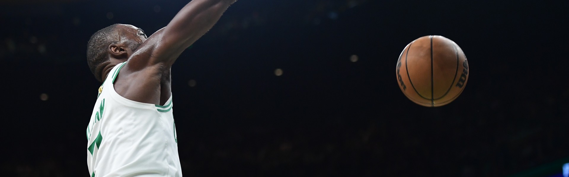 百家乐规则-杰伦·布朗谈球队禁区得到76分：我们一直被诟病三分投得太多了