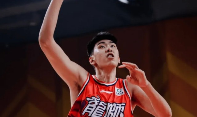 百家乐-徐昕今日24分14篮板、生涯第2次砍下20+，本赛季还砍过27+14