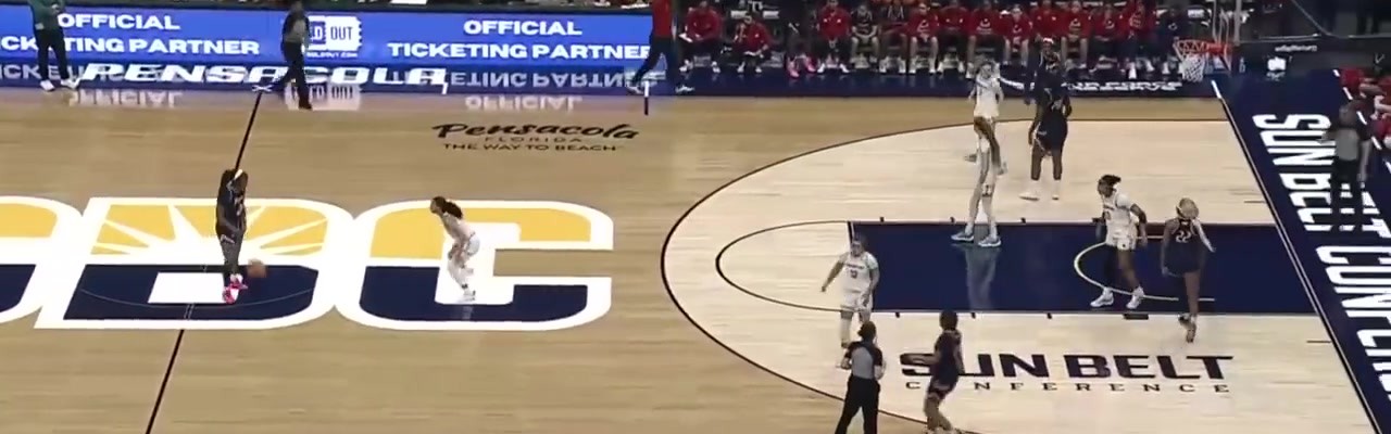 Baccarat-女裁判被一拳KO！NCAA女篮赛场爆发大规模冲突 8人被驱逐！