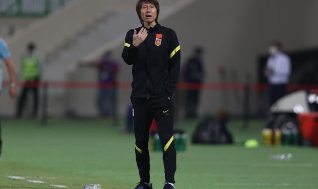 游戏玩法-2021中国足球十大新闻：李铁争议中下课 泰山圆梦